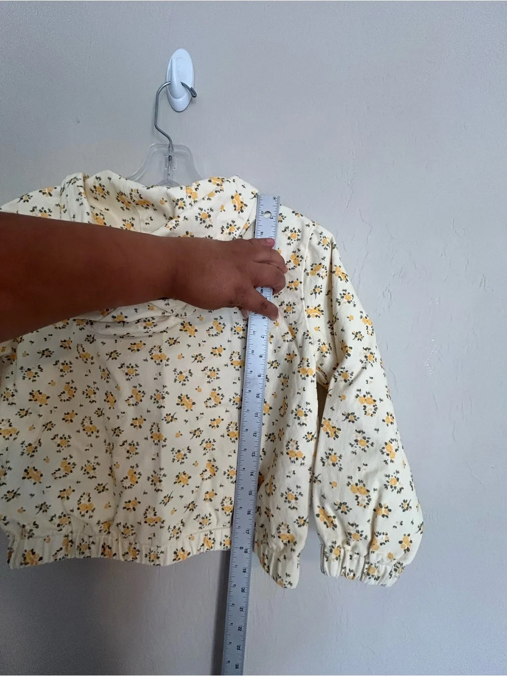 Girls floral jacket Yellow Size 10/12 NWO (1760)